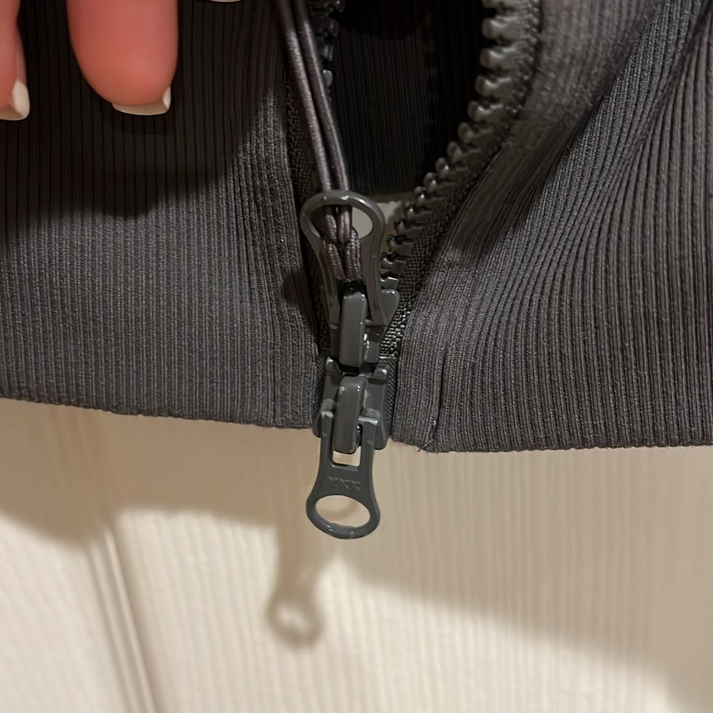 Lululemon Jacket - Picture 4 of 6